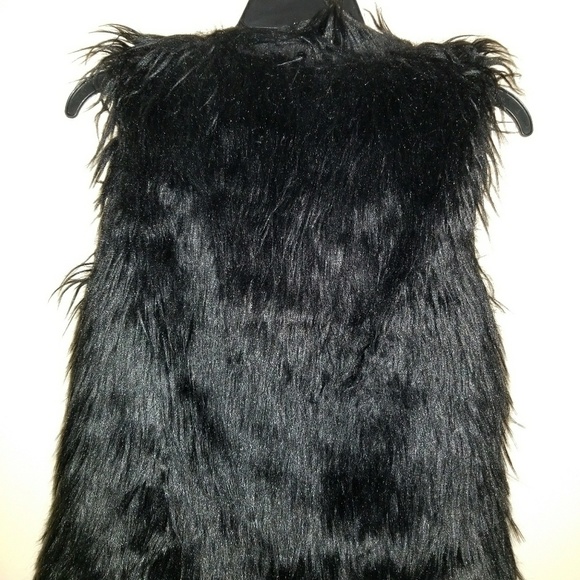 Faux Fur Vest - Picture 2 of 4